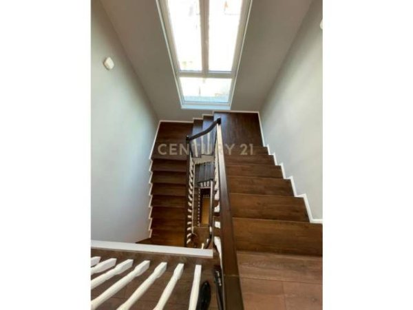 Tirane, Jepet me Qera , Vile 803 m² 5.000 Euro (Rruga e Teg)