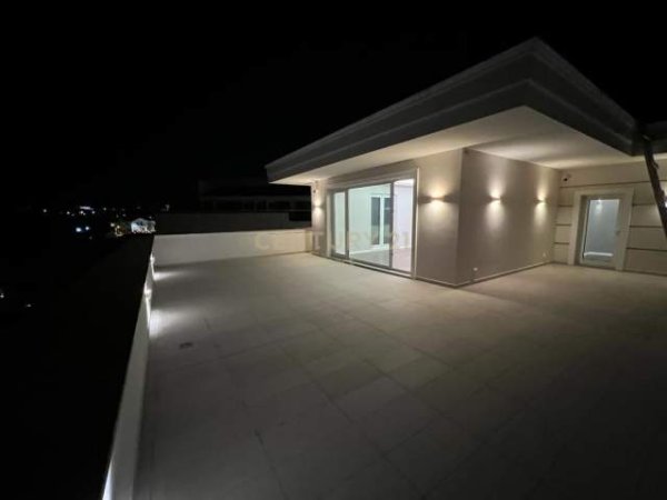 Tirane, jepet me qira vile luksoze 6000 Euro/muaj (AKACIA HILLS REZIDENCE)