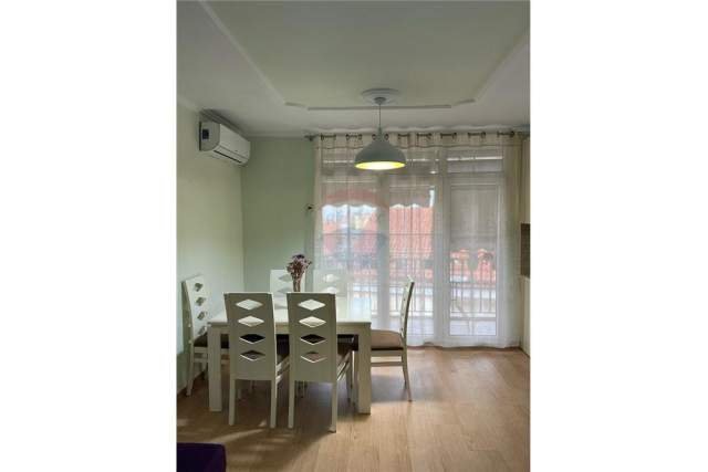 Tirane, jepet me qera apartament Kati 3, 75 m² 450 Euro (Ish Restorant Durresi)