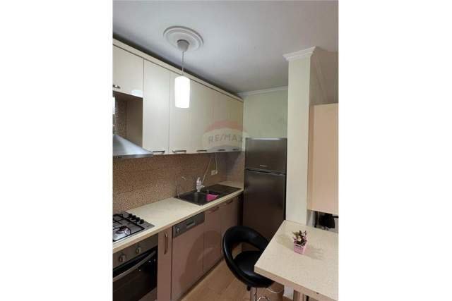 Tirane, jepet me qera apartament Kati 3, 75 m² 450 Euro (Ish Restorant Durresi)