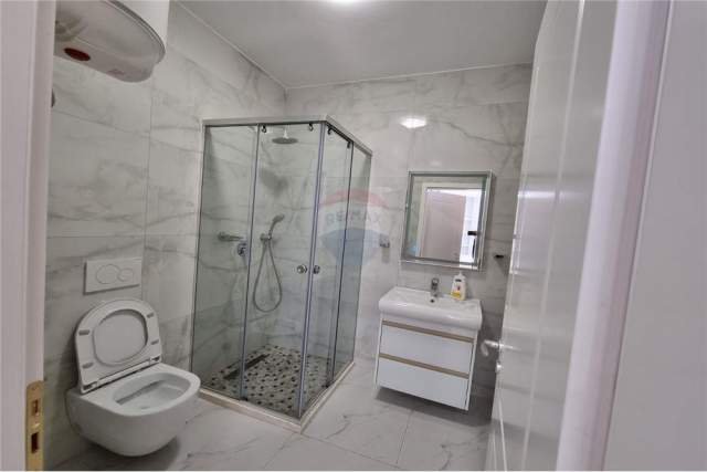 Tirane, jepet me qera apartament 2+1+A+BLK Kati 5, 127 m² 850 Euro (Rruga Kroit)