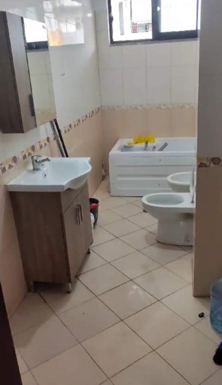 Tirane, shitet apartament 2+1 Kati 5, 107 m² 100.000 Euro (Unaza e Re)