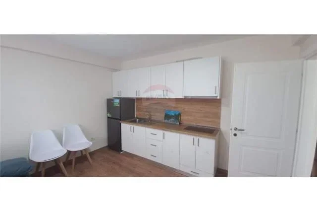 Tirane, jepet me qera apartament duplex 1+1+BLK Kati 5, 75 m² 600 Euro (Bllok)