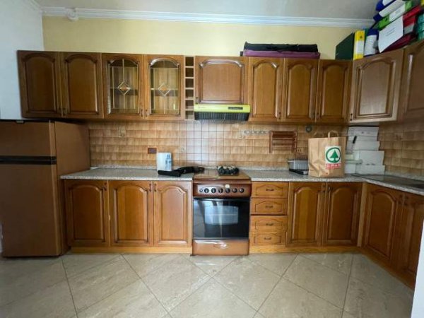 Tirane, jepet me qera apartament 3+1+BLK Kati 3, 130 m² 1.000 Euro (Afer stadiumit Air Albania)