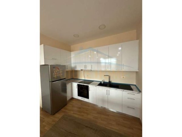 Tirane, jepet me qera apartament 2+1+BLK Kati 9, 12.578 m² 500 Euro