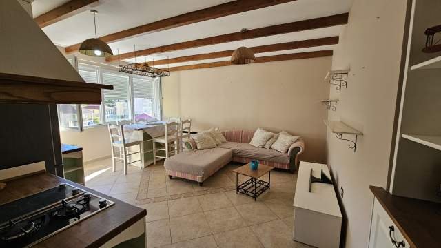 Tirane, jepet me qera apartament Kati 4, 85 m² 450 Euro (Idriz Dollaku)