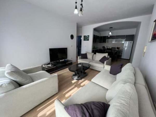Tirane, jepet me qera apartament 2+1 Kati 5, 95 m² 750 Euro (Pjeter Bogdani)