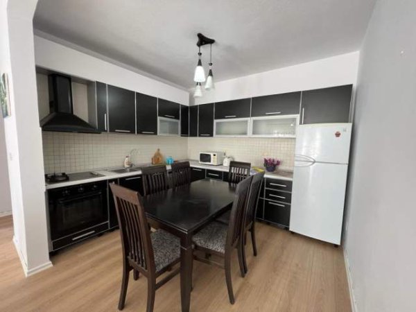 Tirane, jepet me qera apartament 2+1 Kati 5, 95 m² 750 Euro (Pjeter Bogdani)