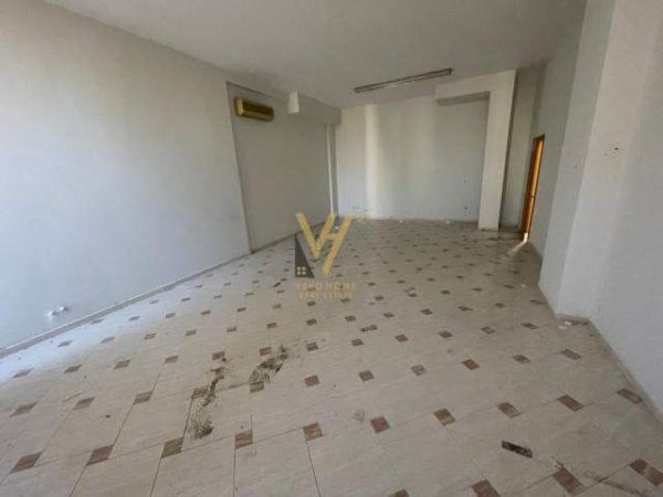 Tirane, jepet me qera zyre Kati 1, 230 m² 1.500 Euro (BRRYLI)