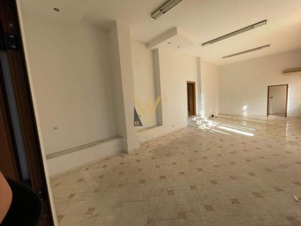 Tirane, jepet me qera zyre Kati 1, 230 m² 1.500 Euro (BRRYLI)