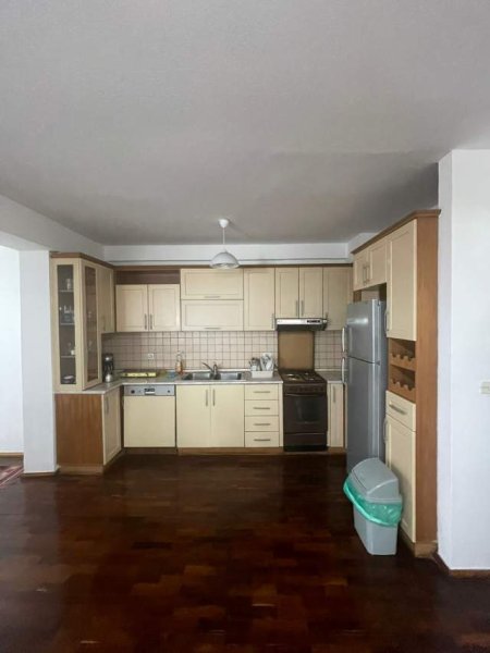 Tirane, jepet me qera apartament 3+1+BLK 110 m² 650 Euro (nikolla tupe)