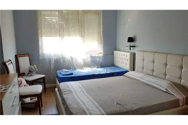 Tirane, jepet me qera apartament Dublex Kati 6, 132 m² 550 Euro (Rruga e Durresit - Qendër)