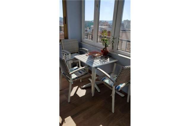 Tirane, jepet me qera apartament duplex 2+1+BLK Kati 6, 122 m² 700 Euro (Rruga e Durresit - Qendër)