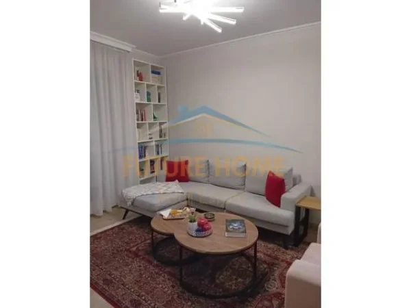 Tirane, jepet me qera apartament 2+1 Kati 7, 86 m² 700 Euro (21 DHJETORI)