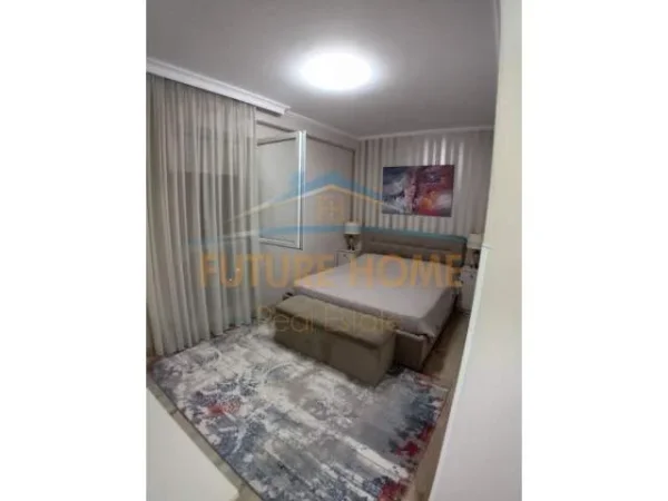 Tirane, jepet me qera apartament 2+1 Kati 7, 86 m² 700 Euro (21 DHJETORI)