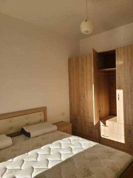 Tirane, jepet me qera apartament 1+1+BLK Kati 1, 60 m² 400 Euro (Astiri)