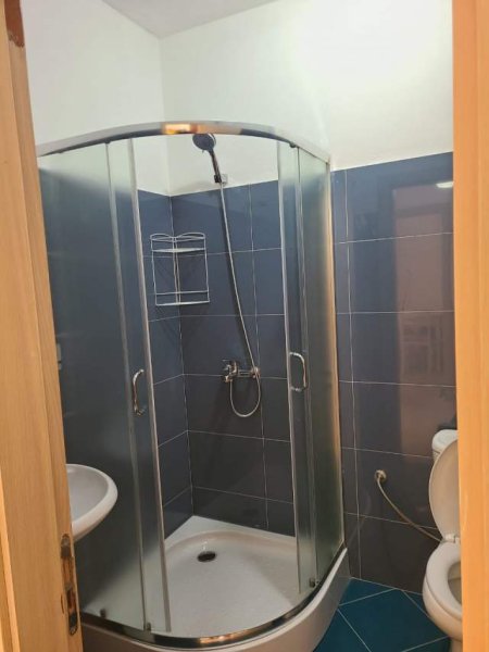 Tirane, jepet me qera apartament 1+1+BLK Kati 1, 60 m² 400 Euro (Astiri)