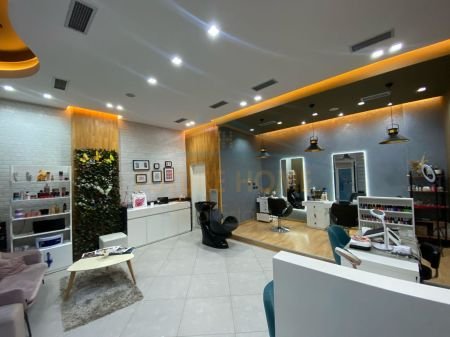 Tirane, shitet ambjent biznesi Kati 0, 47 m² 108.100 Euro (UNAZA E RE)