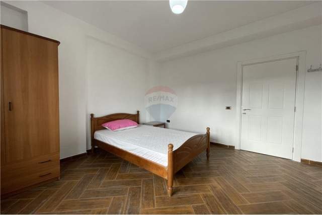 Tirane, jepet me qera apartament 2+1+BLK Kati 7, 116 m² 700 Euro (Rruga Haxhi Hysen Dalliu - Stacioni i Trenit)