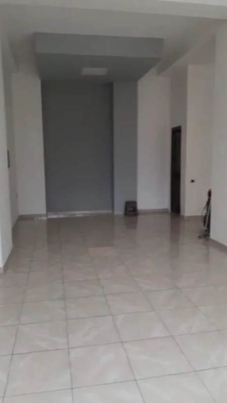 Qera Okazion ( Dyqan Rruga Dibres 400 ALL )