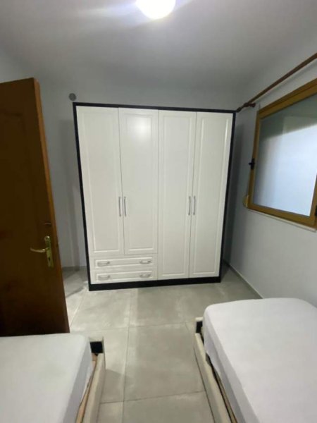 Tirane, jepet me qera garsonier Kati 2, 32 m² 400 Euro (Kompleksi Grand)