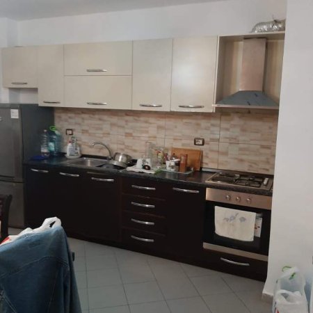 Tirane, jepet me qera apartament 1+1+BLK Kati 4, 66 m² 35.000 Leke (kombinat)