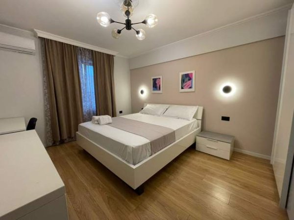 Tirane, jap me qera apartament 2+1 Kati 3, 80 m² 4.500 Leke (21 Dhjetori)