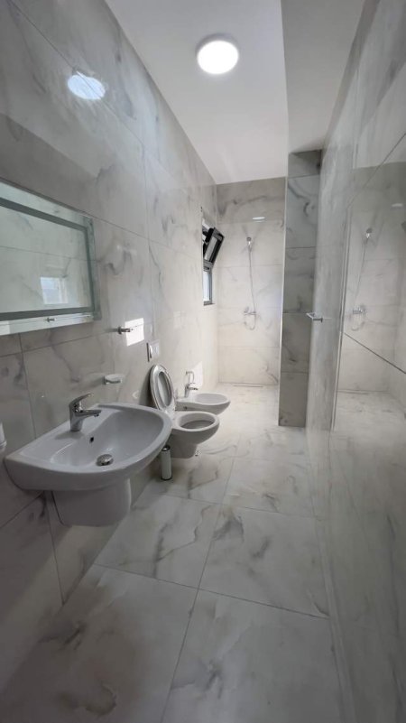 Tirane, jepet me qera apartament 2+1+BLK Kati 7, 88 m² 500 Euro (bulevardi kasharit)