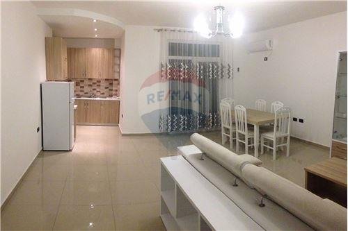 Shengjin, shitet apartament 3+1+BLK 77.000 Euro (Shengjin)