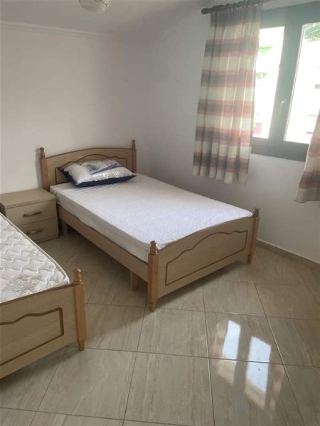 Tirane, jepet me qera Penthouse 2+1 Kati 5, 202 m² 600 Euro (Kopshti Botanik)