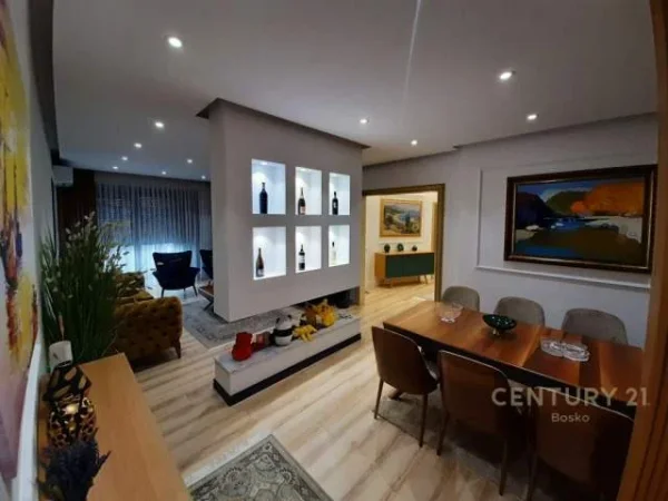 Tirane, jepet me qera apartament 2+1+A+BLK Kati 5, 153 m² 2.800 Euro (qender)