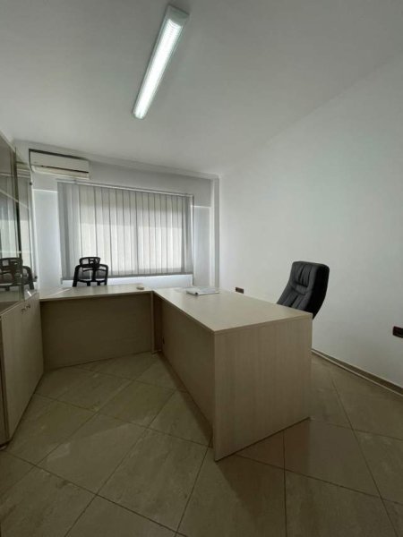 Tirane, jepet me qera apartament Kati 3, 130 m² 1.000 Euro (E Elbasanit)