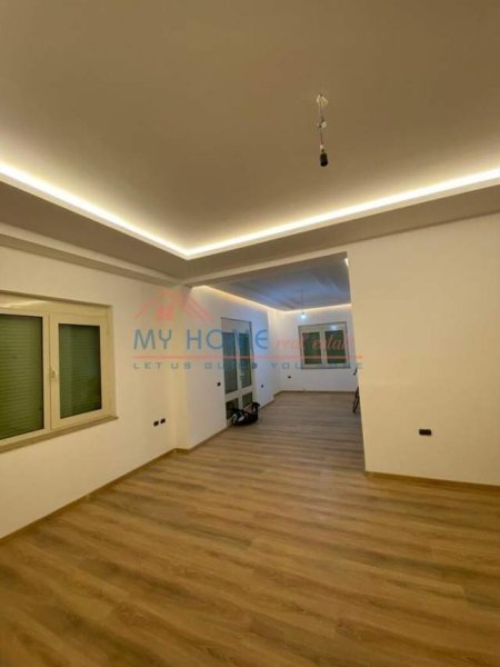 Tirane, jepet me qera Vile 3 Katshe Kati 3, 550 m² 2.200 Euro (Shkoze)