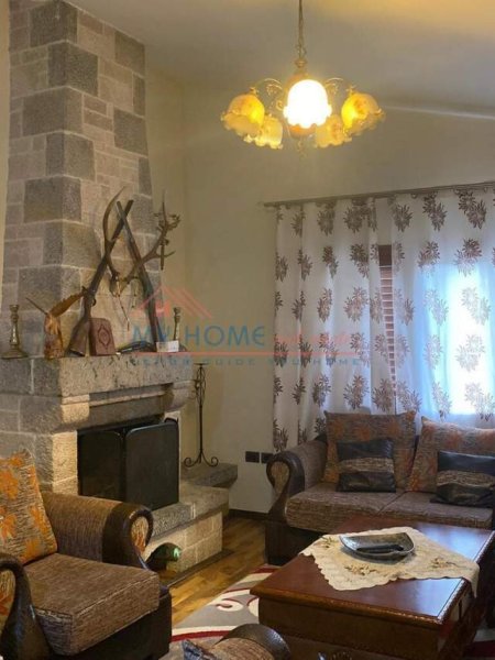 Tirane, jepet me qera Vile 3 Katshe Kati 3, 550 m² 2.200 Euro (Shkoze)