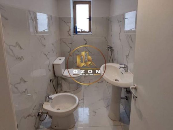 Tirane, jepet me qera apartament 1+1 Kati 3, 60 m² 450 Euro (Rruga e Barrikadave)
