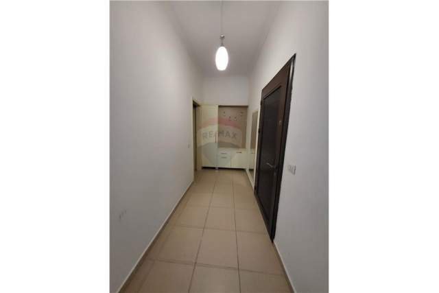Tirane, jepet me qera apartament 3+1 Kati 2, 123 m² 400 Euro (Kopshti Botanik)