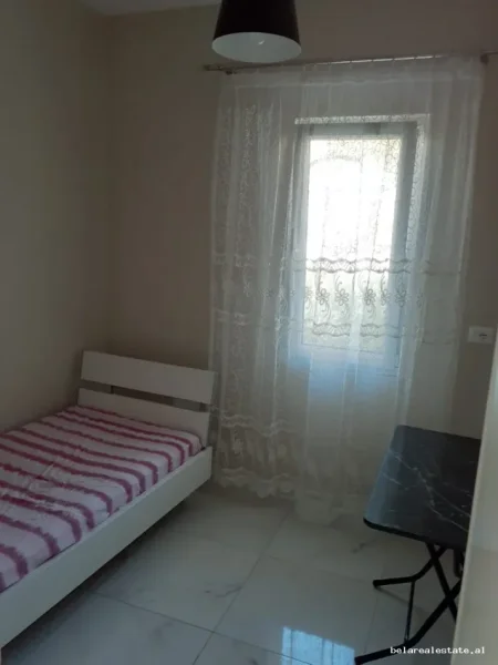 Tirane, jepet me qera Vile Vile 3 Katshe Kati 3, 120 m² 590 € (Rruga Elbasanit)