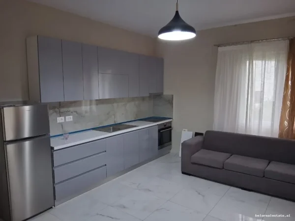 Tirane, jepet me qera Vile Vile 3 Katshe Kati 3, 120 m² 590 € (Rruga Elbasanit)