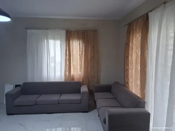 Tirane, jepet me qera Vile Vile 3 Katshe Kati 3, 120 m² 590 € (Rruga Elbasanit)
