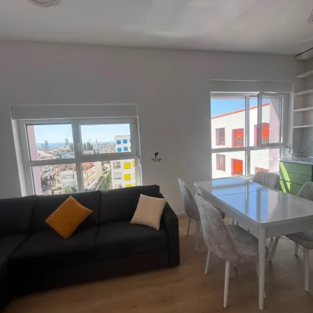 Tirane, jepet me qera apartament 1+1 Kati 3, 70 m² 550 € (ALI DEMI)