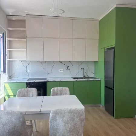 Tirane, jepet me qera apartament 1+1 Kati 3, 70 m² 550 € (ALI DEMI)