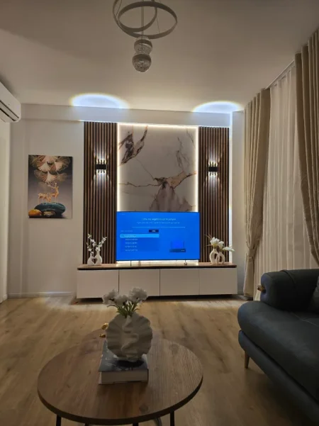 Tirane, jepet me qera apartament 1+1+Ballkon Kati 3, 74 m² 480 € (Fresk)