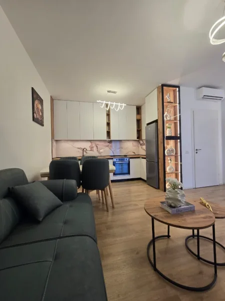 Tirane, jepet me qera apartament 1+1+Ballkon Kati 3, 74 m² 480 € (Fresk)
