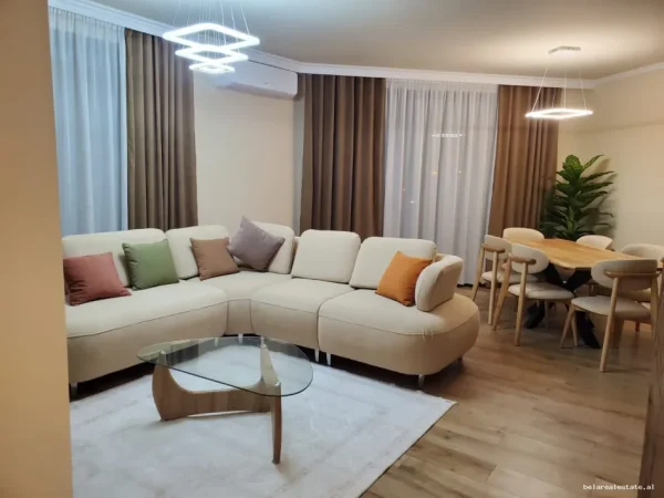 Tirane, jepet me qera apartament 2+1+Ballkon Kati 2, 120 m² 1.500 € (Liqeni i Thate)