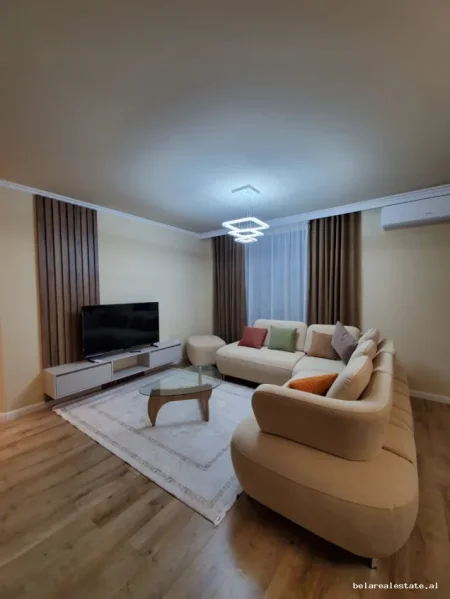 Tirane, jepet me qera apartament 2+1+Ballkon Kati 2, 120 m² 1.500 € (Liqeni i Thate)