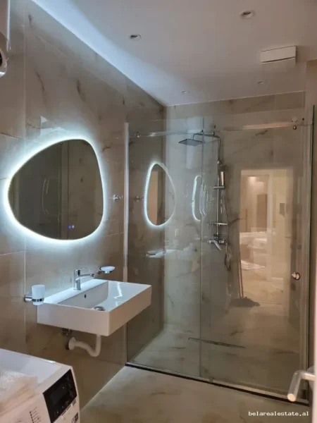 Tirane, jepet me qera apartament 2+1+Ballkon Kati 2, 120 m² 1.500 € (Liqeni i Thate)