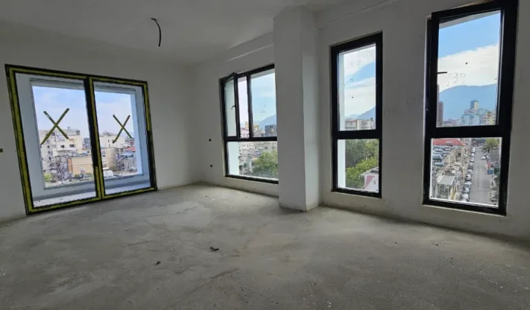 Tirane, shitet apartament 2+1 , 109 m² 326.400 € 