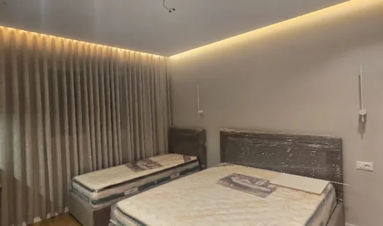 Tirane, jepet me qera garsonier Studio Kati 4, 400 € 