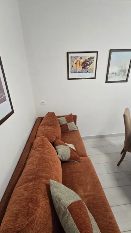 Tirane, jepet me qera apartament 2+1 Kati 2, 65 m² 800 € (Rruga e Durrësit)