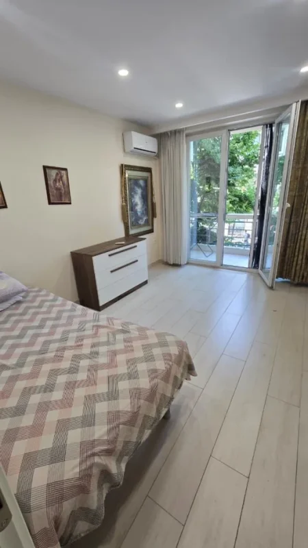 Tirane, jepet me qera apartament 2+1 Kati 2, 65 m² 800 € (Rruga e Durrësit)